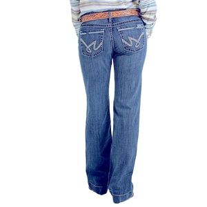 Women’s jeans size 11 short (31) boot jeans